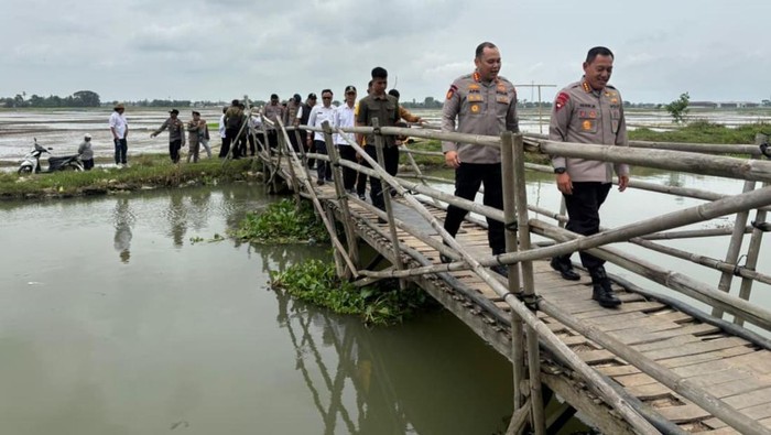Demi Dukung Ekonomi masyarakat, Polda Metro Jaya bangun jembatan di Bekasi
